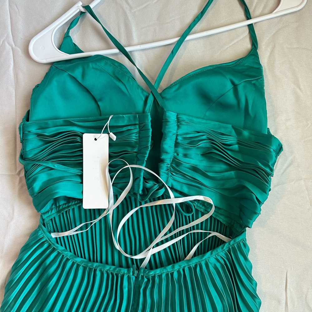 LULU’S DRESS - Picture 3 of 3